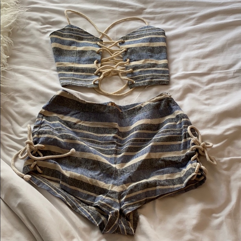 Isabelles Cabinent Set